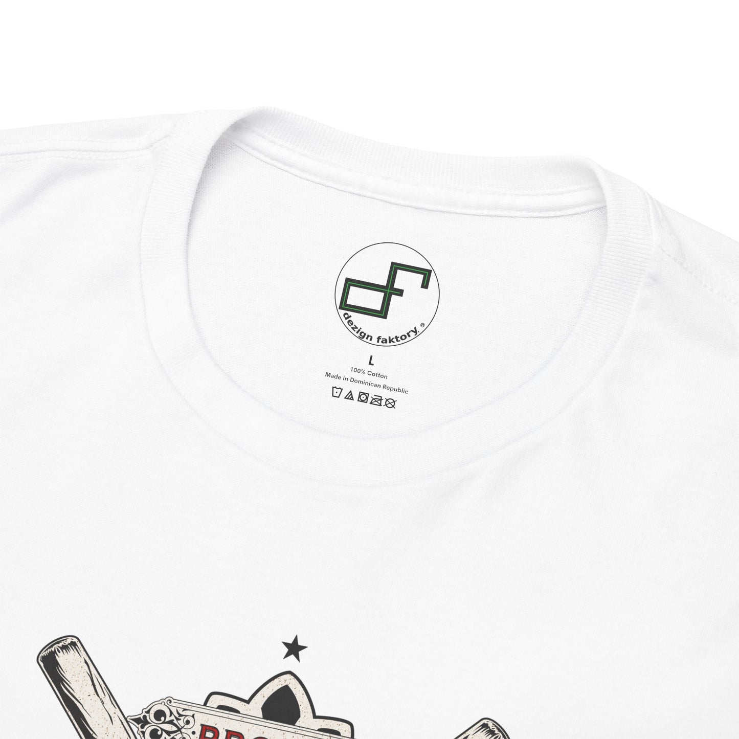 Proud Baseball Mom T-Shirt – Classic Bat & Banner Design